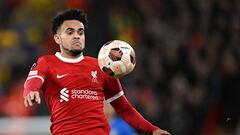 Liverpool's Colombian midfielder #07 Luis Diaz controls the ball during the UEFA Europa League group E football match between Liverpool and Royale Union Saint-Gilloise  at Anfield in Liverpool, north west England on October 5, 2023. (Photo by Oli SCARFF / AFP)