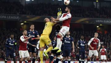Arsenal clasifica en Europa League a pesar de pobre empate