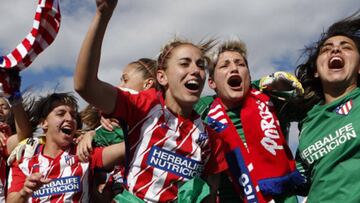 Ángela Sosa celebra el título.