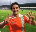 Jonathan Pereira, siete goles, abusa del Neath