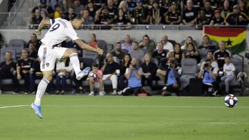 El delantero sueco llegó a la media centena de encuentros en la MLS y marcó en el encuentro en el que Los Ángeles Galaxy cayeron ante Seattle Sounders.