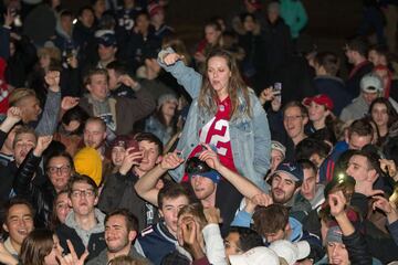 Los bostonianos seguidores de los Patriots acuden al Boston Common, lugar de celebración de los éxitos deportivos de la ciudad.