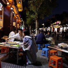 ¿Por qué se deja tanta propina en Estados Unidos?