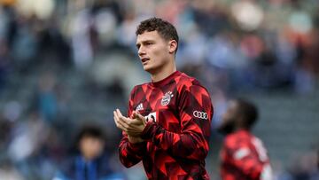 BERLIN, GERMANY - NOVEMBER 05: Benjamin Pavard of Bayern Munich warms up prior to the Bundesliga match between Hertha BSC and FC Bayern München at Olympiastadion on November 05, 2022 in Berlin, Germany. (Photo by Maja Hitij/Getty Images)