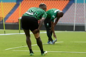 Fotos del entrenamiento de Nacional en el Atanasio Girardot acompañado de su afición.