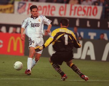 Llegó al Real Madrid tras su paso por el Real Zaragozo. En el club blanco estuvo en dos etapas distintas en los que llegó a jugar un total de 272 partidos anotando 100 goles. 