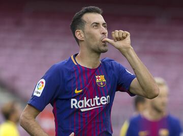 Sergio Busquets celebra el 1-0.