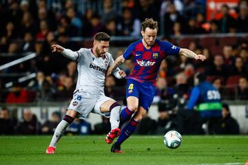 Rakitic in action against Levante.