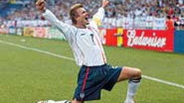 <b>EL GRAN ÍDOLO</b>. Beckham, en un partido con Inglaterra.