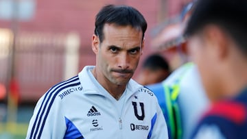 Futbol, Union Espanola vs Universidad de Chile.
Semi final, Copa Chile 2022.
El entrenador de Universidad de Chile Sebastian Miranda, es fotografiado contra Union Espanola durante el partido por la Copa Chile disputado en el estadio Santa Laura.
Santiago, Chile.
02/11/2022
Jonnathan Oyarzun/Photosport
Football, Union Espanola vs Universidad de Chile.
Semi-final, 2022 Copa Chile.
Universidad de Chile’s head coach Sebastian Miranda, is pictured against Union Espanola during the Copa Chile match held at Santa Laura stadium.
Santiago, Chile.
11/02/2022
Jonnathan Oyarzun/Photosport