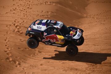 Carlos Sainz y su copiloto Lucas Cruz 