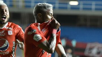 Yes&uacute;s Cabrera celebra el gol en la final entre Am&eacute;rica y Santa Fe