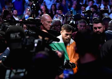 El combate entre McGregor y Khabib en imágenes