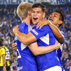 Lluvia en El Campín, victoria de Millonarios ante Peñarol y liderato