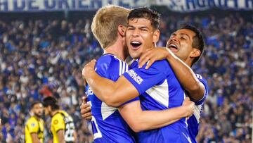 Lluvia en El Campín, victoria de Millonarios ante Peñarol y liderato