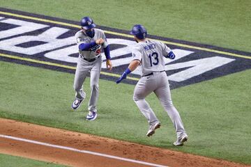 Max Muncy y Joc Pederson también colaboraron. Cada uno tuvo un imparable y aportaron desde su trinchera para que la novena comandada por Dave Roberts saliera con el triunfo. 