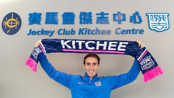 Ra&uacute;l Baena, con la bufanda del Kitchee