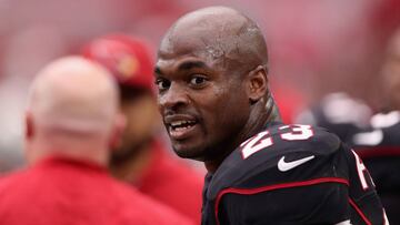 Adrian Peterson busca equipo y nadie busca a Adrian Peterson
