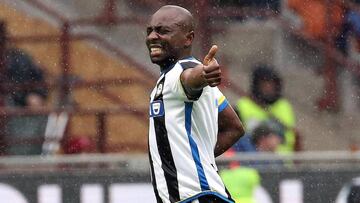 Pablo Armero celebra un gol ante el Udinese.