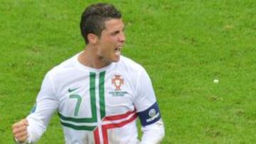 Portuguese forward Cristiano Ronaldo celebrates after winning the Euro 2012 football championships quarter-final match between the Czech Republic and Portugal on June 21, 2012 at the National Stadium in Warsaw. AFP PHOTO / GABRIEL BOUYS