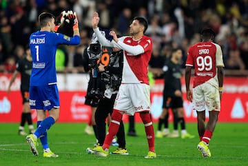 Monaco's Polish goalkeeper #01 Radoslaw Majecki (L) and Monaco's Chilean defender #03 Guillermo Maripan 