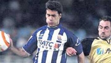 <b>TXURI-URDIN. </b>Xabi Prieto quiere jugar toda su carrera en la Real.