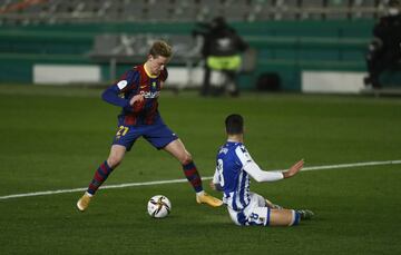 Frenkie De Jong y Mikel Merino.