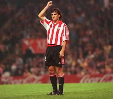 Patxi Ferreira, en un partido con el Athletic disputado en la temporada 99-00.