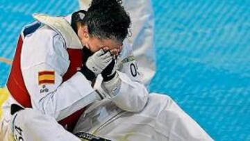 <b>DESCONSUELO. </b>Rosana Simón no puede contener las lágrimas.