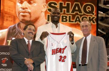 Julio de 2004: la NBA vive un terremoto con la salida de Shaquille de L.A. Su destino, los Heat de Riley y Van Gundy. Allí ganaría su cuarto anillo.