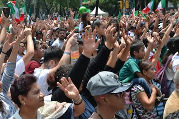 Las imágenes del Ángel de la Independencia en el festejo por el pase a octavos