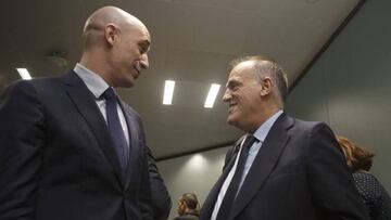 Rubiales (left), with LaLiga president Javier Tebas.