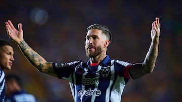 Sergio Ramos celebra un gol con Monterrey
