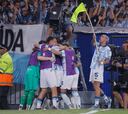 Racing golpea con fuerza