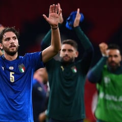 Italia un día se arrodilla y otro no