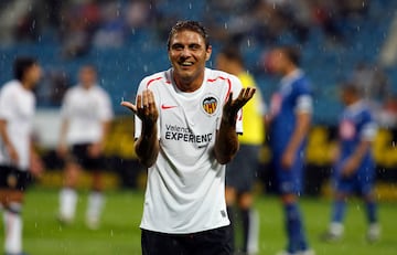 Joaqu¨ªn estuvo 5 a?os en la Capital del Turia. Jug¨® 218 partidos en diferentes torneos anotando 30 goles y aportando 38 asistencias.