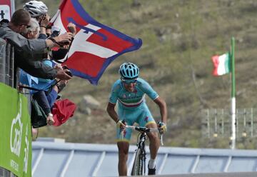 Nibali repitió victoria en Italia en 2016. Una de las ediciones más disputadas que se recuerda en la ronda italiana. Tras una primera semana mala fue remontando y consiguió la maglia rosa en la penúltima etapa.