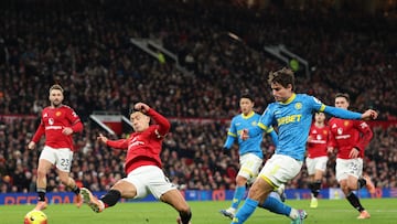 Ladislav Krejcí cancelled out Joshua Zirkzee’s opener just before half-time at Old Trafford. United miss the chance to enter the top five.