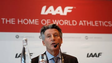 El presidente de la IAAF Sebastian Coe interviene en una rueda de prensa.