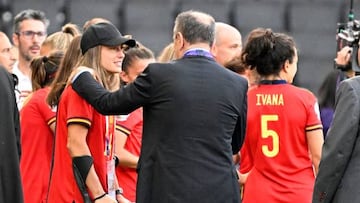 Alexia celebra ayer con sus compa?eras el triunfo en el debut ante Finlandia.