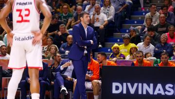 El entrenador del Valencia, Álex Mumbrú, valoró la victoria de su equipo ante el Gran Canaria en los cuartos de final de la Copa ACB 2024. También habló Jaka Lakovic.