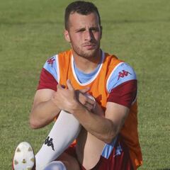 Alex Díez: "Es una obligación sumar ya de tres en tres"