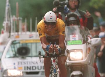 Miguel Indurain, durante una contrarreloj del Tour de 1995.