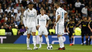 Cristiano Ronaldo, Benzema y, en segundo plano, Kroos.