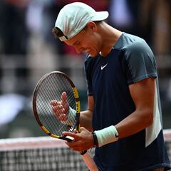 Rune da la campanada del torneo al eliminar a Tsitsipas