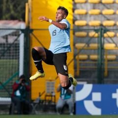 Randall y Luciano Rodríguez mantienen con vida a una Uruguay que quiere el Sudamericano