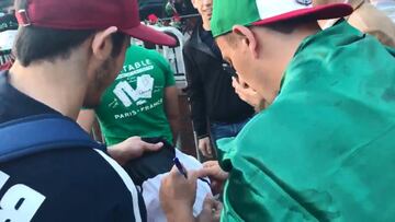 Los habitantes del país sede del mundial se han mostrado fascinados por los seguidores del Tri, por lo que se han convertido en sus seguidores en Moscú.