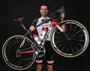 El ciclista neerlandés tuvo que abandonar el año pasado tras una primera semana en la que se mostró fuerte luciendo la maglia rosa. Será el lí­der del Sunweb junto a Wilco Kelderman.