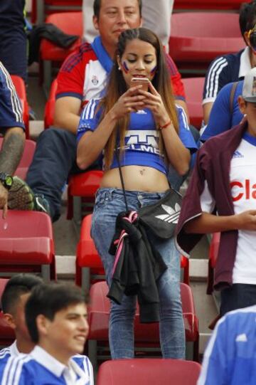 FÃºtbol, Universidad de Chile v Colo Colo.
Final Copa Chile 2015.
Hinchas de Universidad de Chile alientan a su equipo durante el partido final de la Copa Chile contra Colo Colo disputado en el estadio La Portada de La Serena, Chile.
02/12/2015
Ramon Monroy/Photosport**********

Football, Universidad de Chile v Colo Colo.
Copa Chile Championship 2015 final.
Universidad de Chile's fans cheer their team during the Copa Chile Championship football match final against Colo Colo at the La Portada stadium in La Serena, Chile.
02/12/2015
Ramon Monroy/Photosport