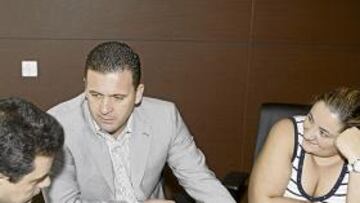 Pedja Mijatovic entre Tomás Roncero y Carmen Colino.